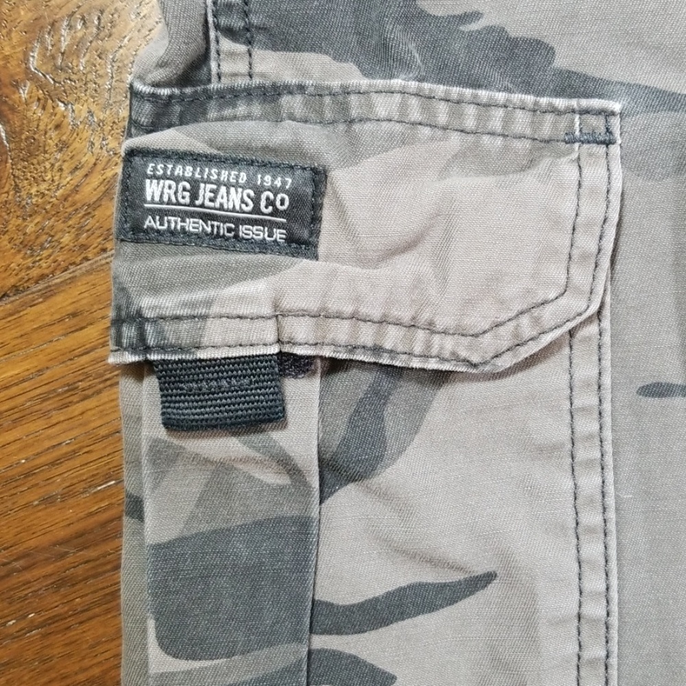 WRG Jeans Co Black/Gray Camo Cargo Shorts | 14 - Picture 3 of 5